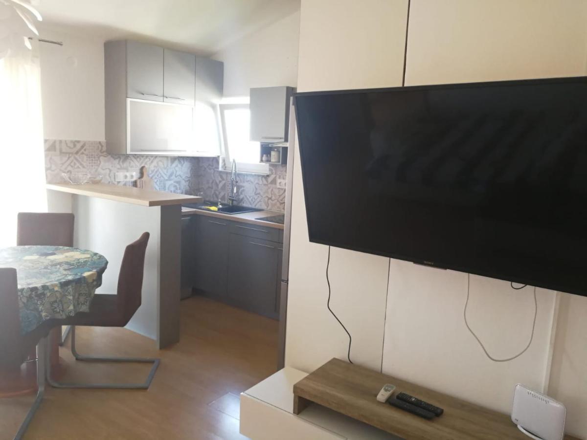 Apartmani Nea Biograd Na Moru Exterior photo